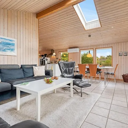 Dom wakacyjny Dagna - 400m From The Sea By Interhome Rødby